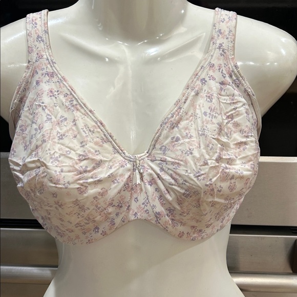 Bali size 38DD non padded underwire bra with side support panels. Under arms are - Picture 3 of 16